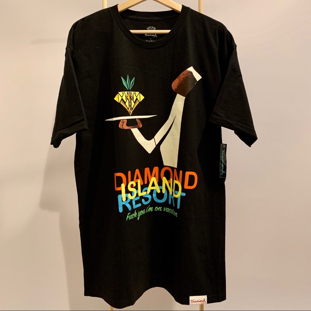 Diamond T-shirt in size Large